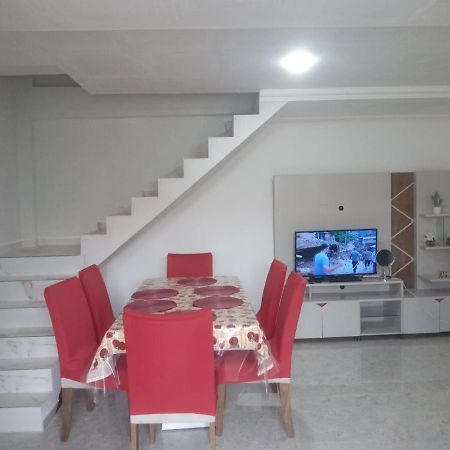 Apartamento Duplex Mobiliado Em São Pedro da Aldeia エクステリア 写真