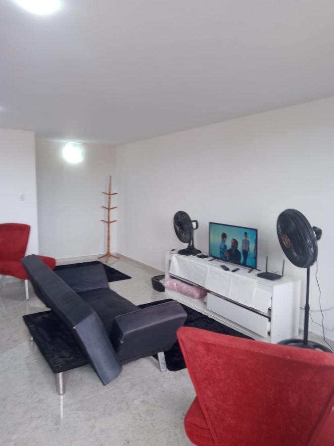 Apartamento Duplex Mobiliado Em São Pedro da Aldeia エクステリア 写真