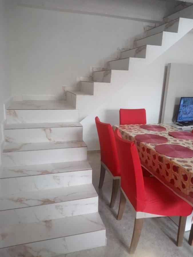 Apartamento Duplex Mobiliado Em São Pedro da Aldeia エクステリア 写真